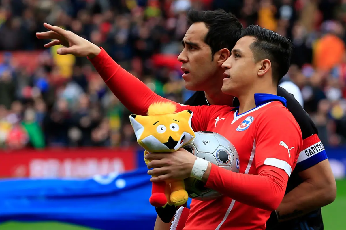 Alexis Sánchez y Claudio Bravo