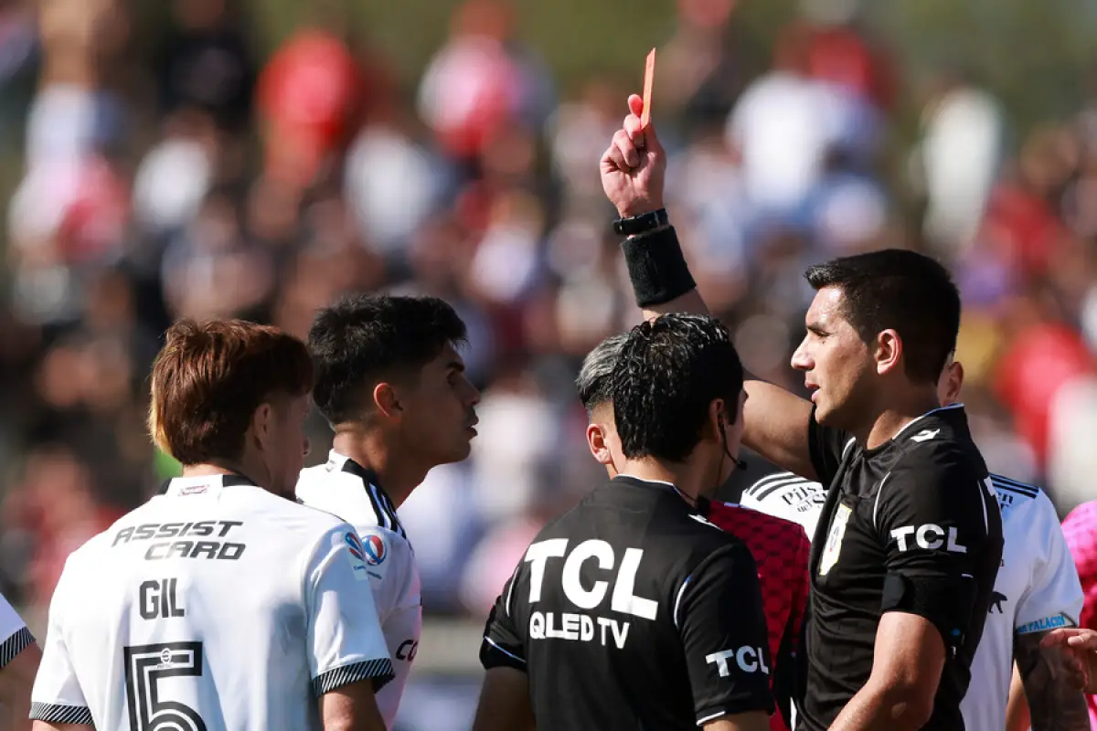 Erick Wiemberg es expulsado en el partido de Colo Colo ante Palestino, Photosport