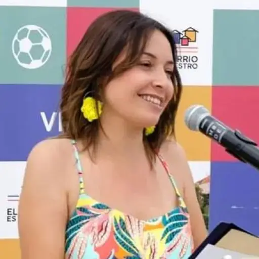 Camila Polizzi ,Aton