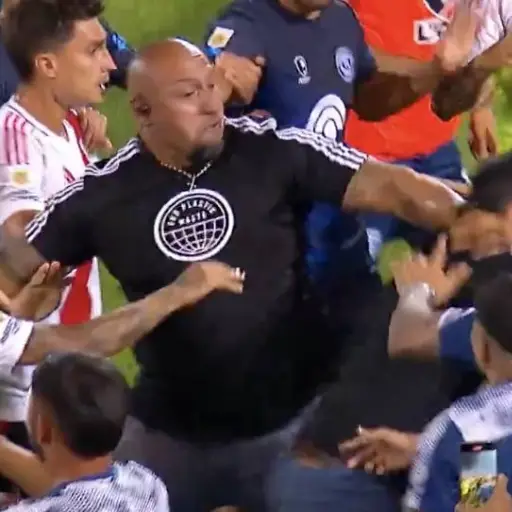 Pelea River e Independiente Rivadavia