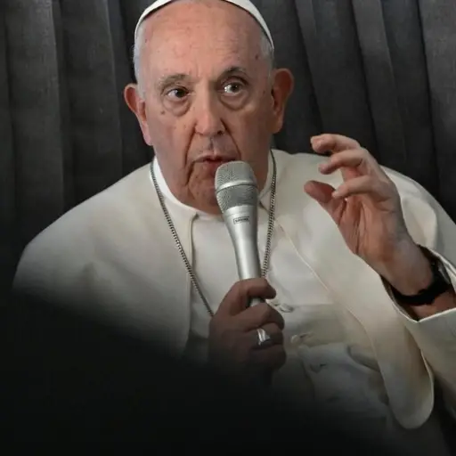 Papa Francisco ,Aton